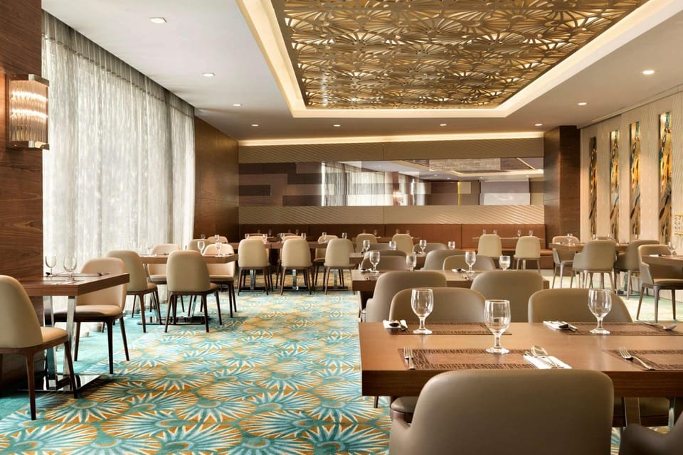 Restaurant/places to eat, Restaurant/places to eat