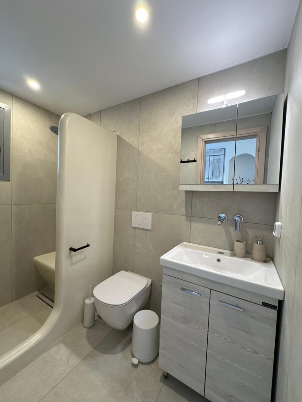 Shower, Toilet, Bathroom, bidet, hair dryier, towels