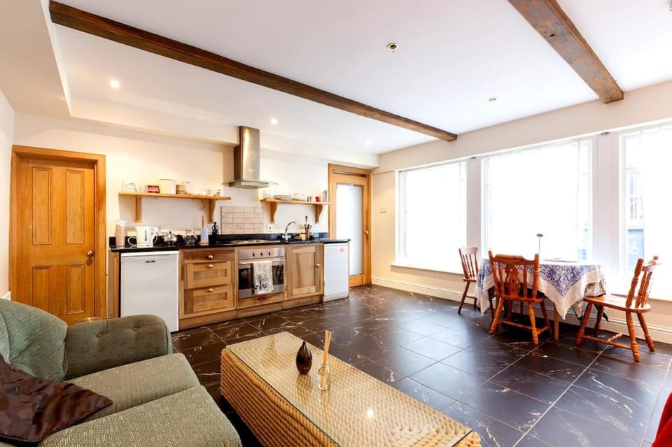 Kitchen or kitchenette, oven, toaster