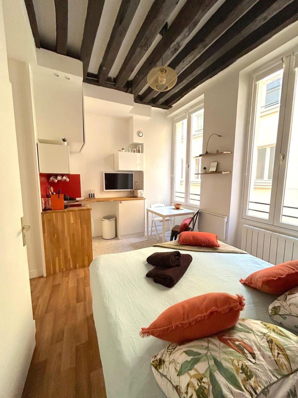Large studio - heart of Paris Apartment in Paris