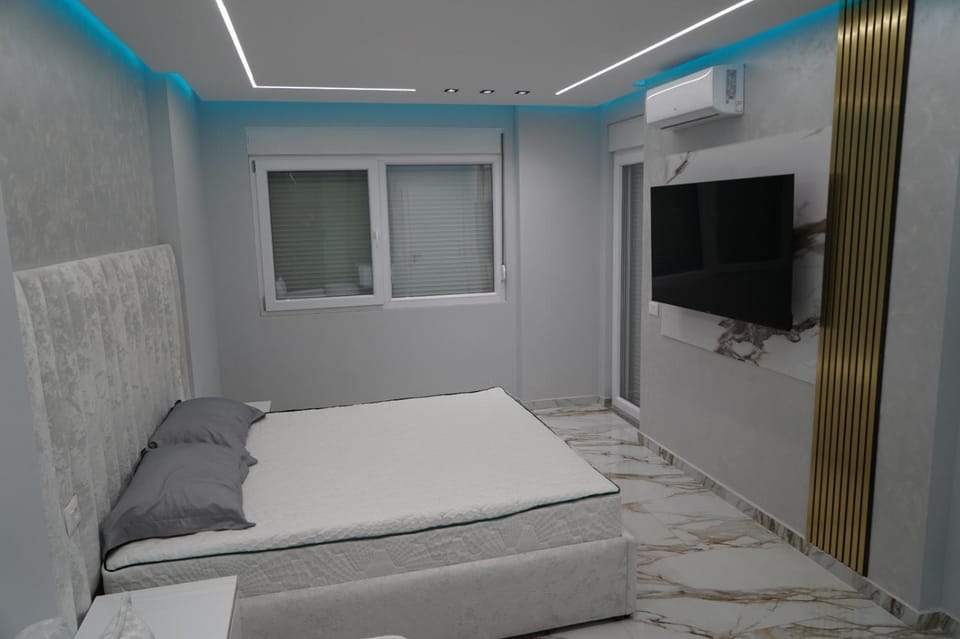 Bed, TV and multimedia, Bedroom, air conditioner