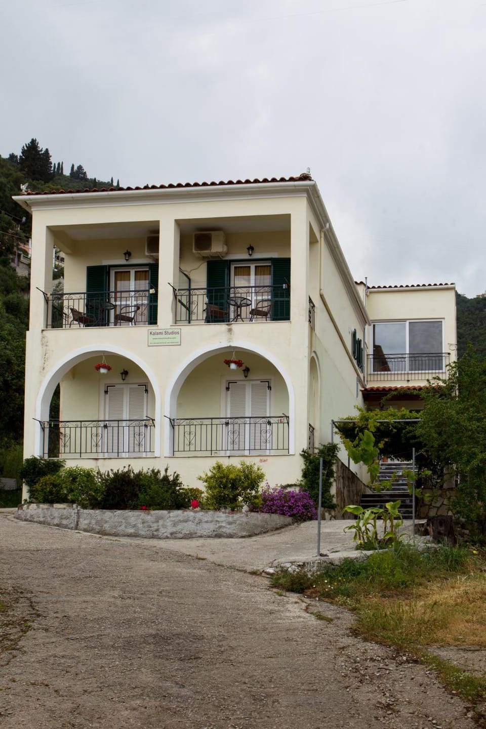 Facade/entrance