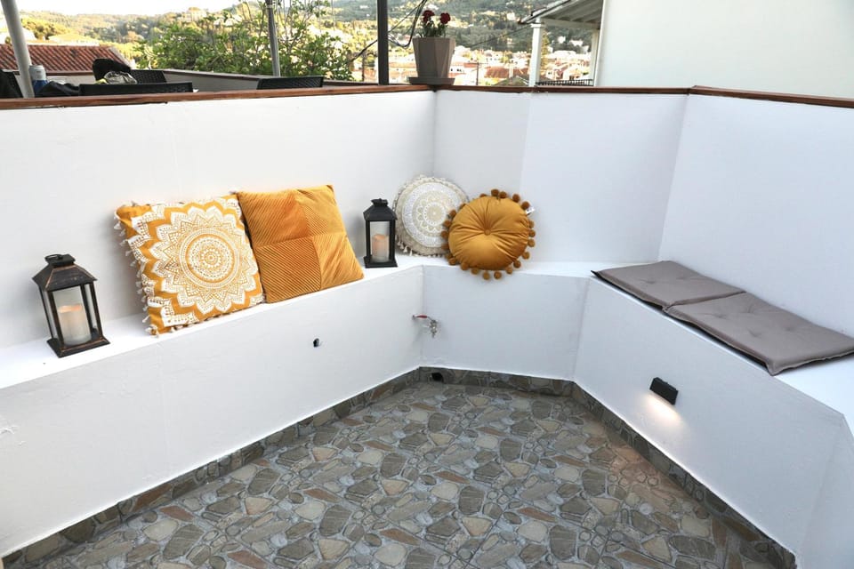 Patio, View (from property/room), Balcony/Terrace, Balcony/Terrace, Living room, Seating area