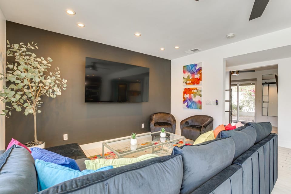 Mtn Views & Outdoor Oasis: Palm Springs Getaway House in Palm Springs