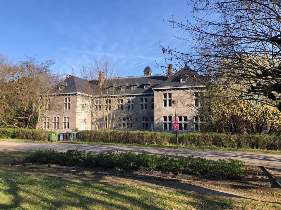 Appartement confortable proche centre et idéal pour ULiège Sart Tilman Apartment in Liège