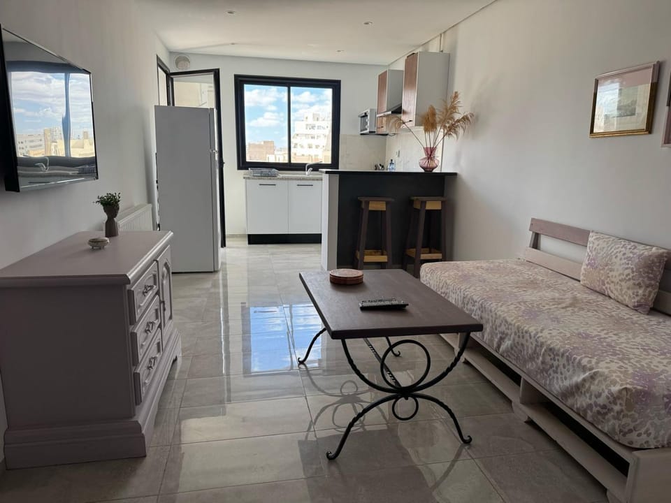 Kitchen or kitchenette, Living room, Photo of the whole room, Dining area