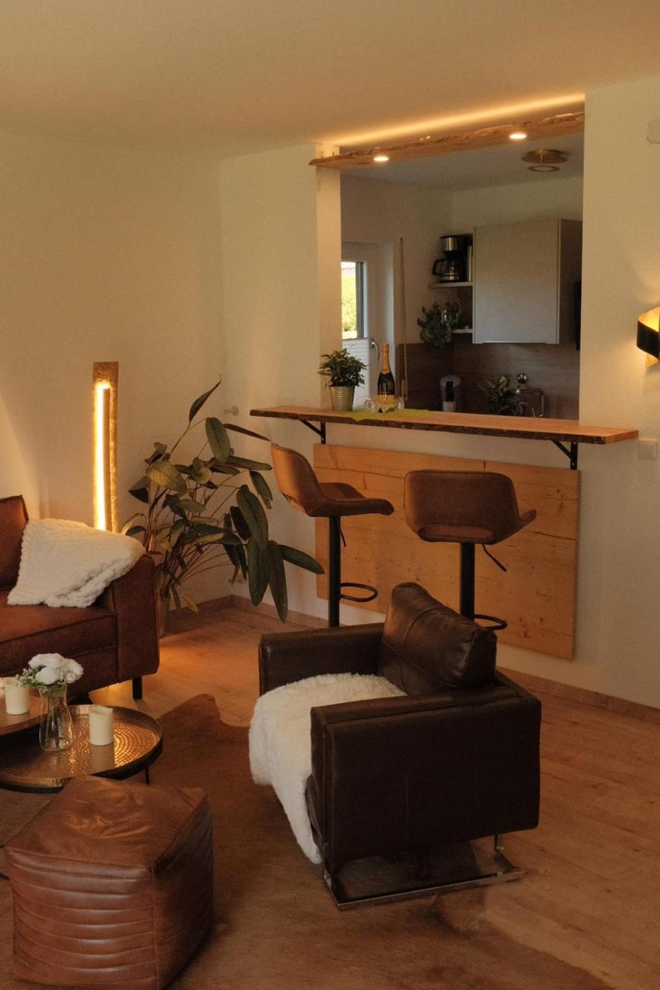 Ammergaufeeling mit einmaligem Bergblick, Terrasse, Nähe zur Nato Schule Apartment in Tyrol