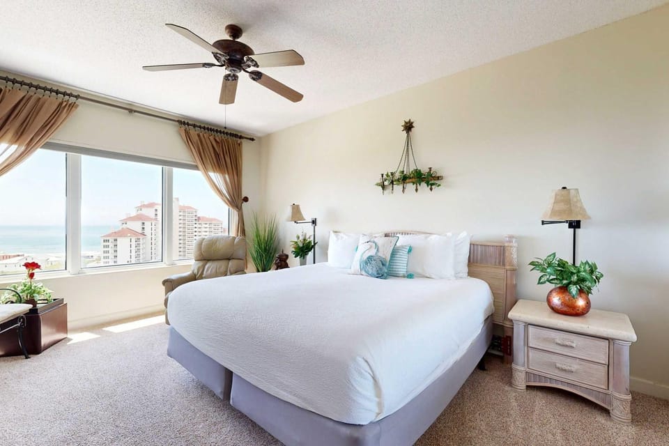 TOPS'L Summit 911 Apartment in Miramar Beach