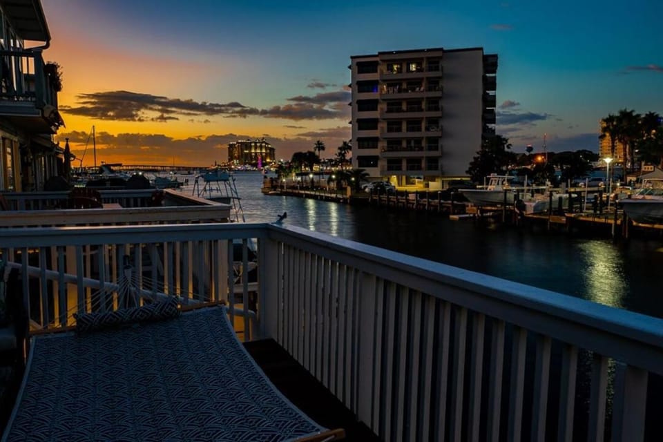 Canal Place 6 Harbor views with access to boat slip House in Destin