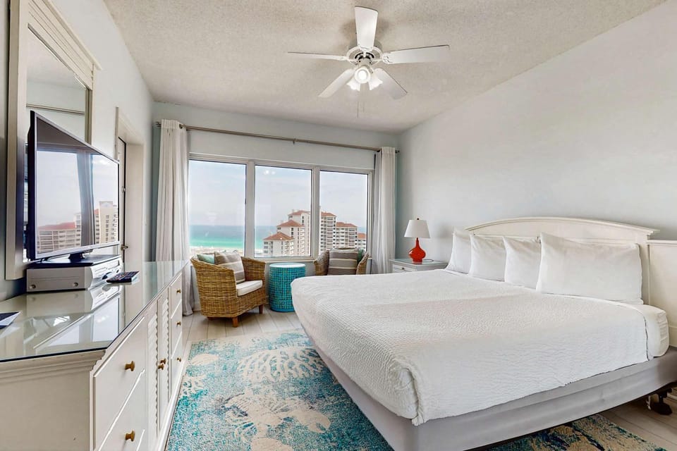 TOPS'L Summit 1012 Apartment in Miramar Beach
