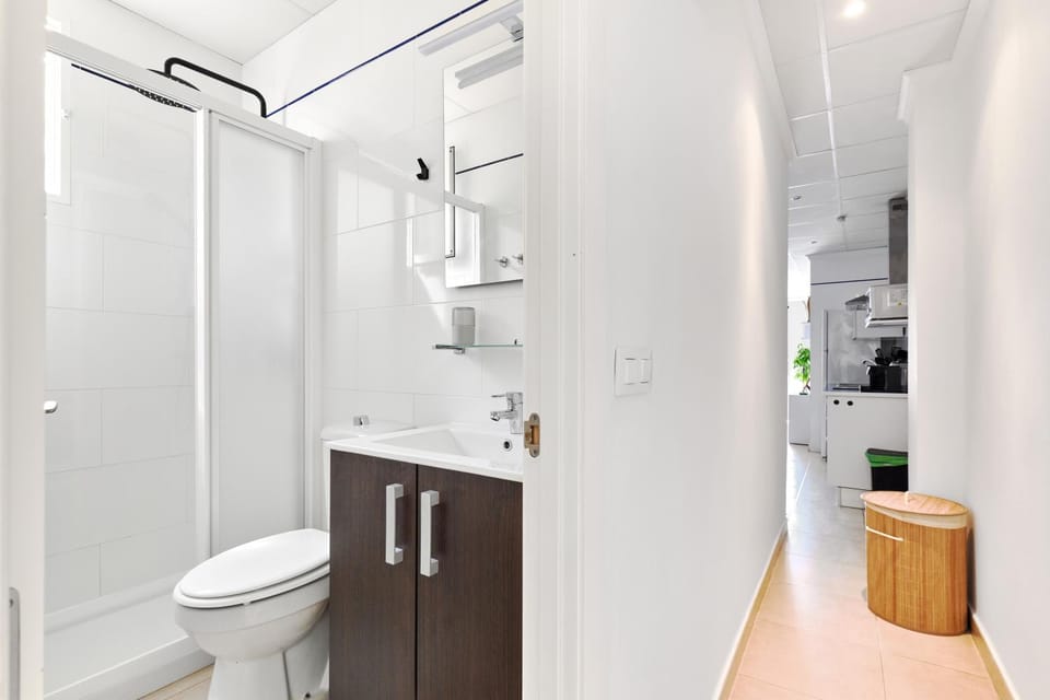 Shower, Toilet, Bathroom