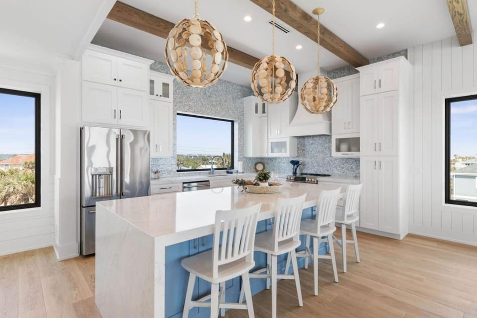 Kitchen or kitchenette, oven, stove