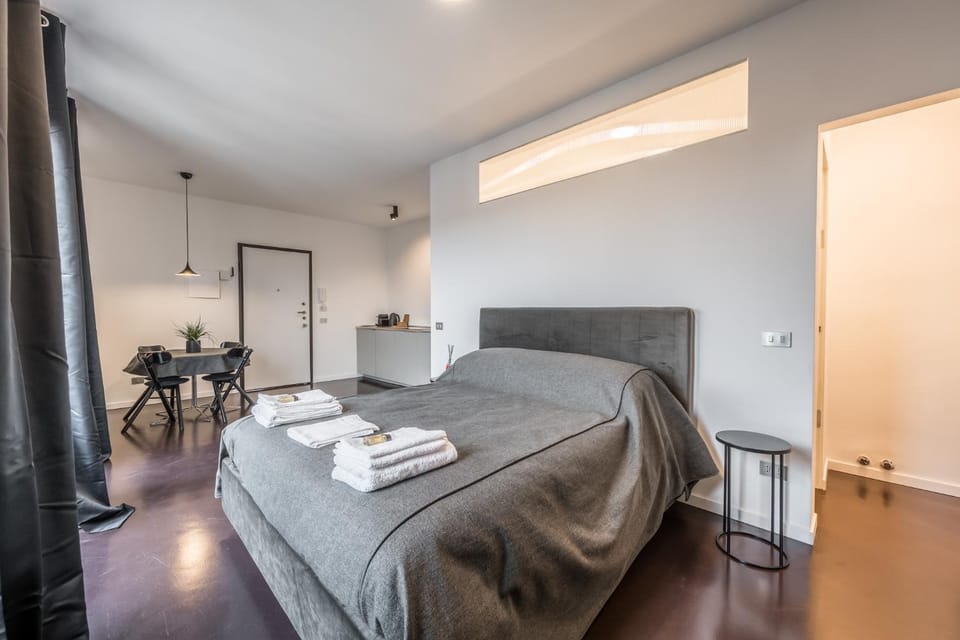 Central Station 400 MT Apartment in Milan
