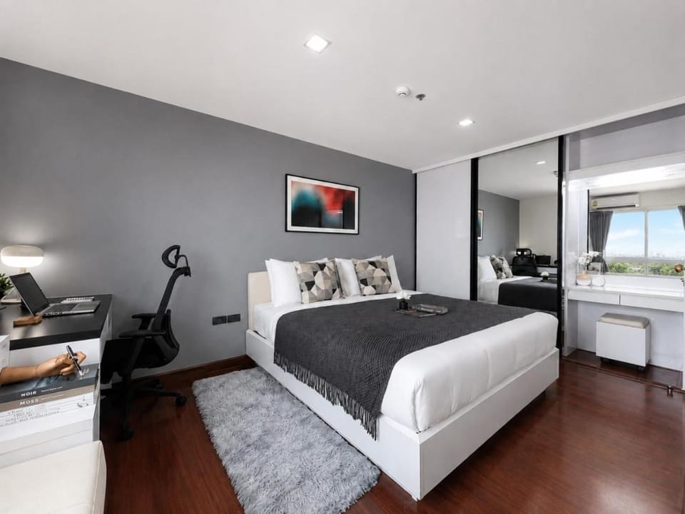 Modern Cityscape1BR - Ultra Fast WiFi - BTS On nut Apartment in Bangkok