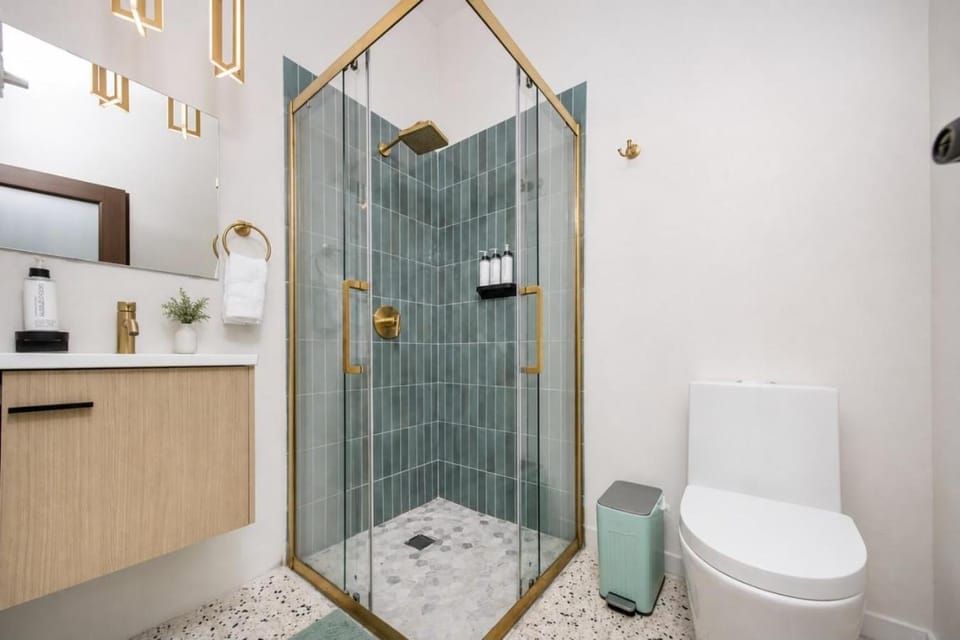 Room 12: Sunlit Balcony Stay w/ Free Parking | Calle Cerra Hotel in San Juan