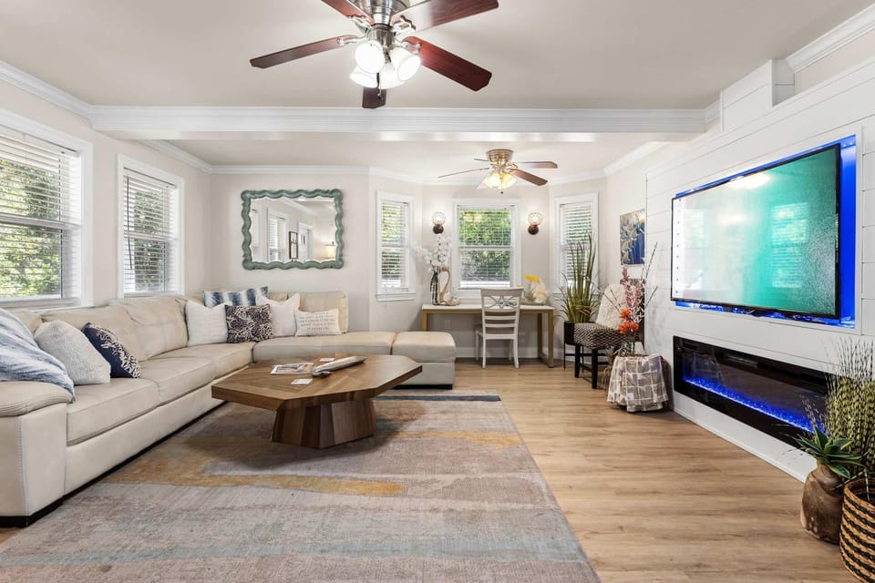 Communal lounge/ TV room, TV and multimedia, Living room, Seating area, Evening entertainment, fireplace