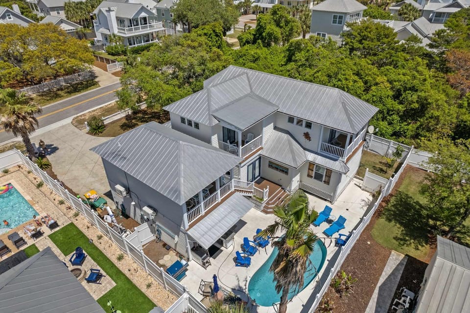 Property building, Bird's eye view, Swimming pool