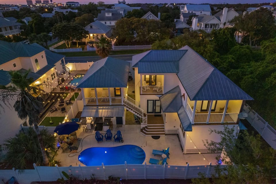 Property building, Night, Bird's eye view, Pool view, Swimming pool