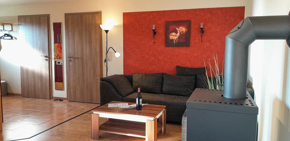 Living room, Photo of the whole room, Seating area, flat iron