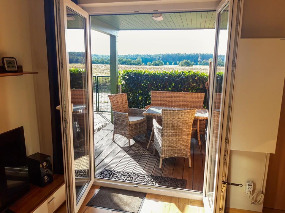 TV and multimedia, Balcony/Terrace, Living room, Photo of the whole room