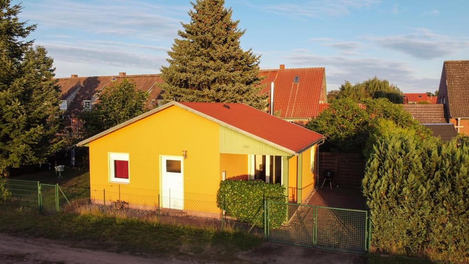Property building, Facade/entrance, Sunset, Parking