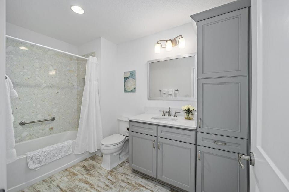 Shower, Toilet, Bathroom, Bath, towels