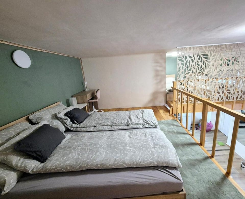 Bed, Bedroom