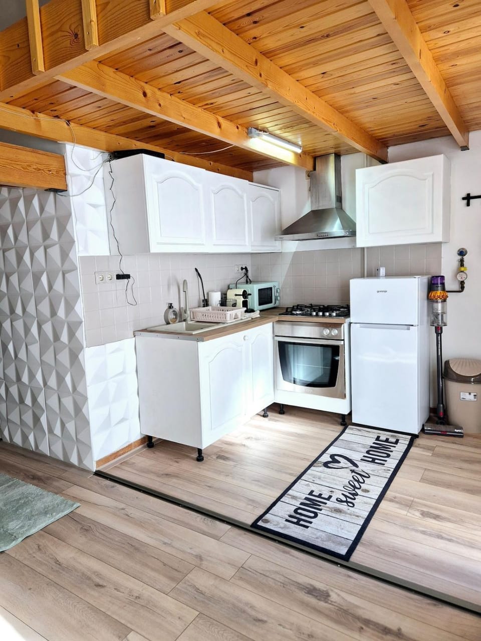 Kitchen or kitchenette, oven, stove