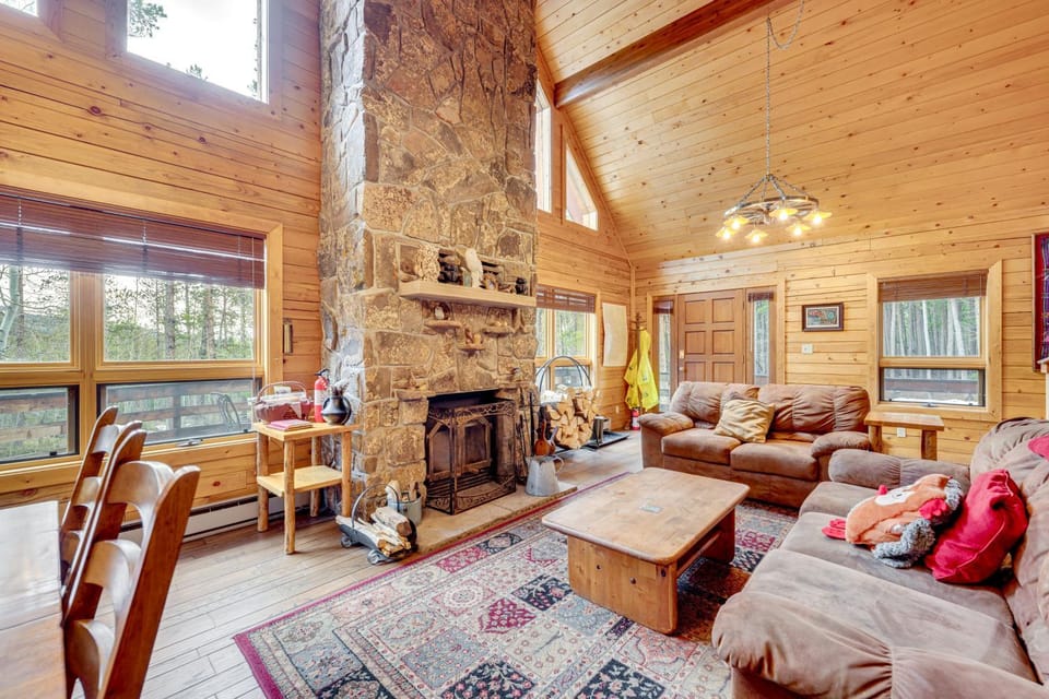 4 Mi to RMNP: Allenspark Cabin w/ Wraparound Deck! Cabin in Allenspark