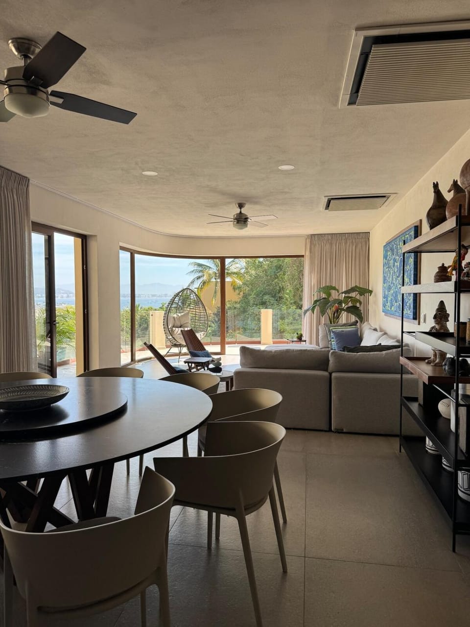 Seating area, Dining area