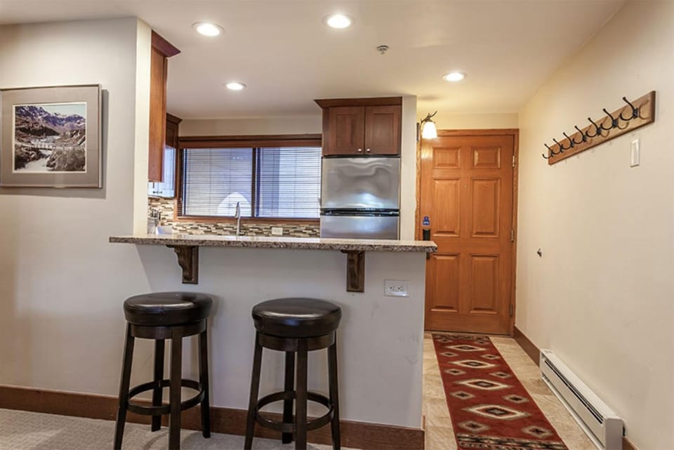Cozy 2Br Condo In Lionshead Village - Just Steps From Gondola! Apartment in Lionshead Village Vail