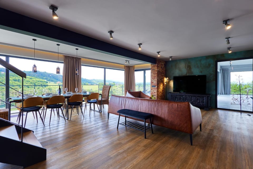 Communal lounge/ TV room, TV and multimedia, Living room, Seating area