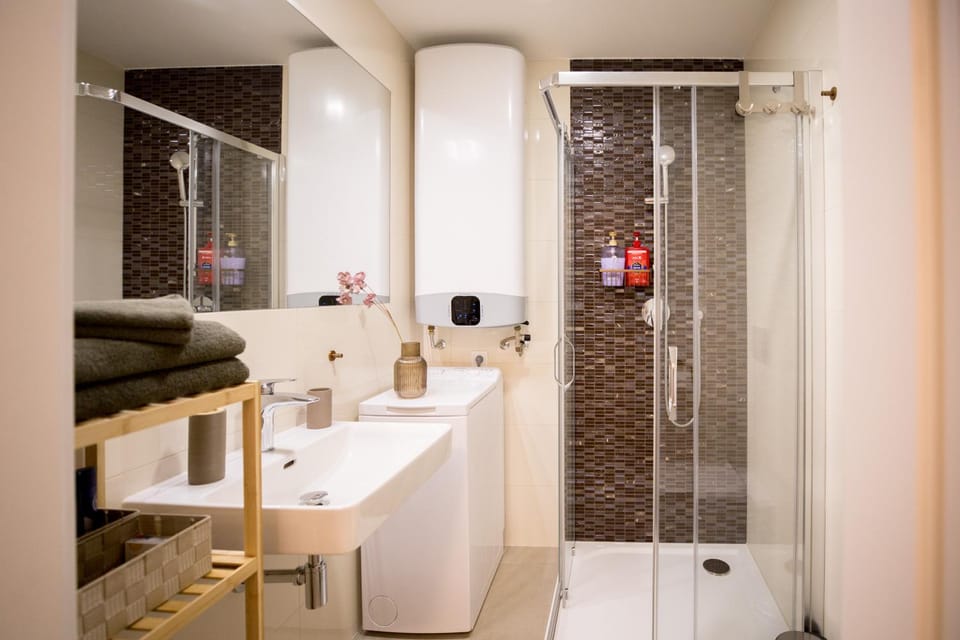 Shower, Bathroom