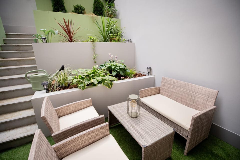 Day, Garden, Seating area, Garden view