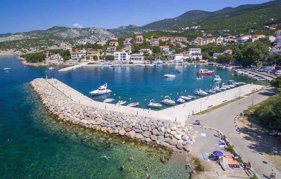 Nearby landmark, Summer, Beach