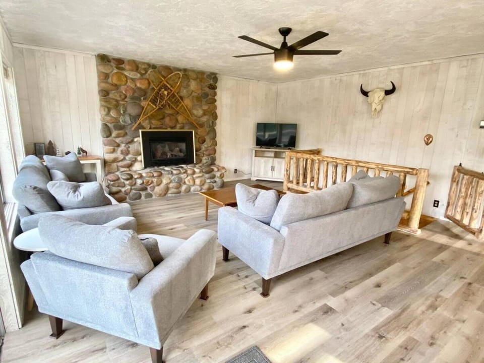 House in the Woods - 20 min to YNP House in Island Park