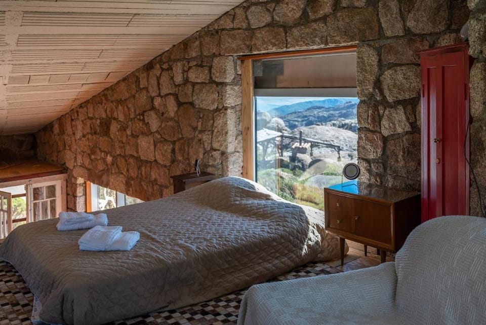 Bed, Photo of the whole room, Bedroom, Mountain view