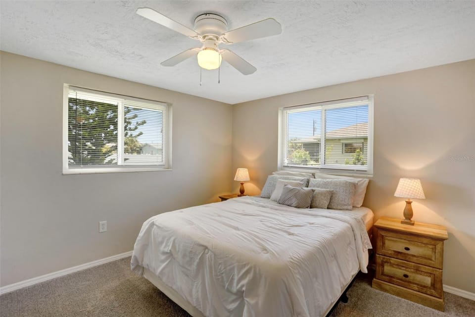 Close To Beach! 3 Bedroom 2 Bath House in Englewood