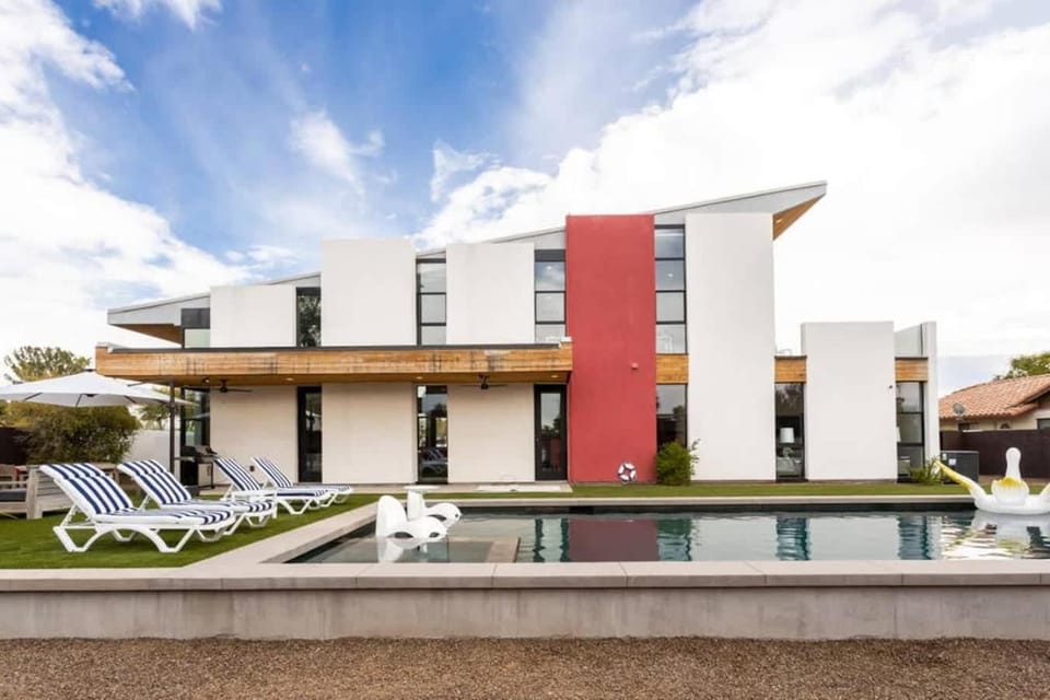 Jay-Z's Architect: Sophisticated Modern Pool Spa House in Phoenix