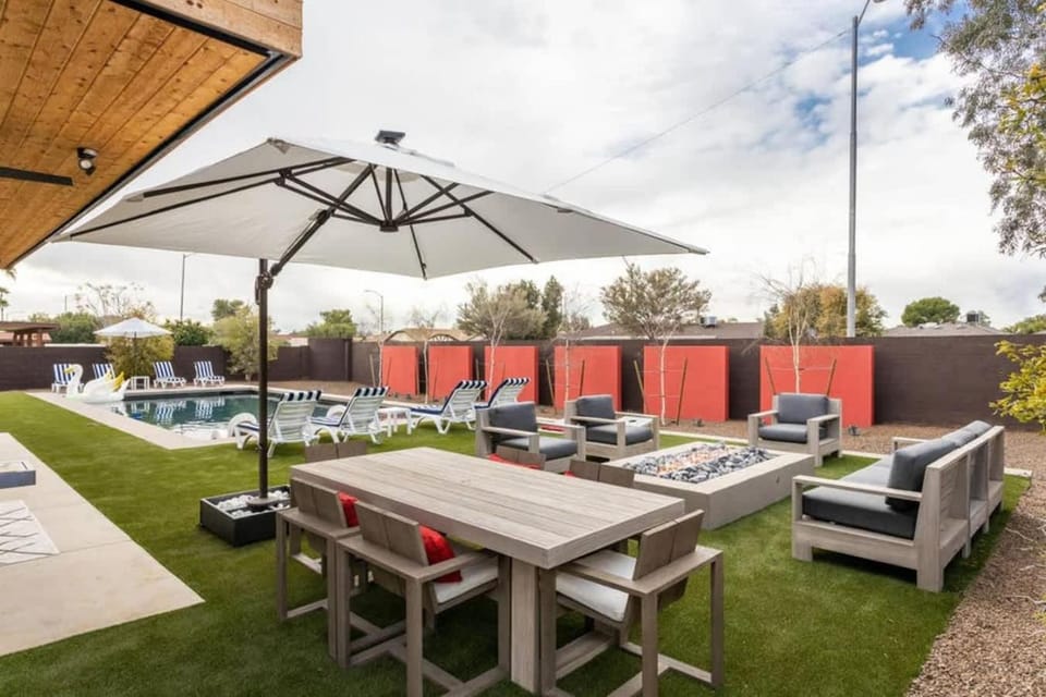 Jay-Z's Architect: Sophisticated Modern Pool Spa House in Phoenix
