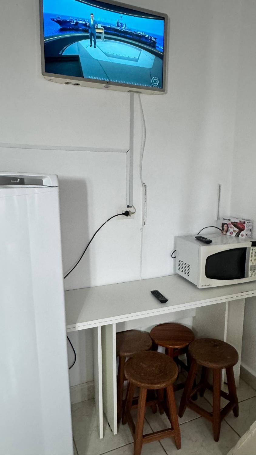 Studio 400 Pitangueiras - na quadra da praia Apartment in State of São Paulo