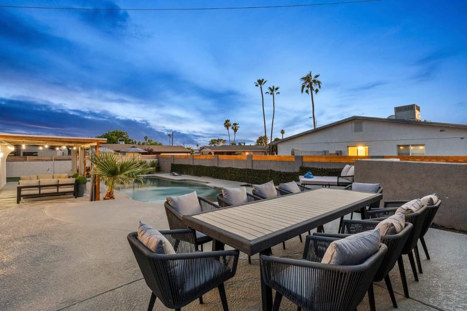 Desert Dreaming - Old Town Spa Pool & Putt House in Scottsdale