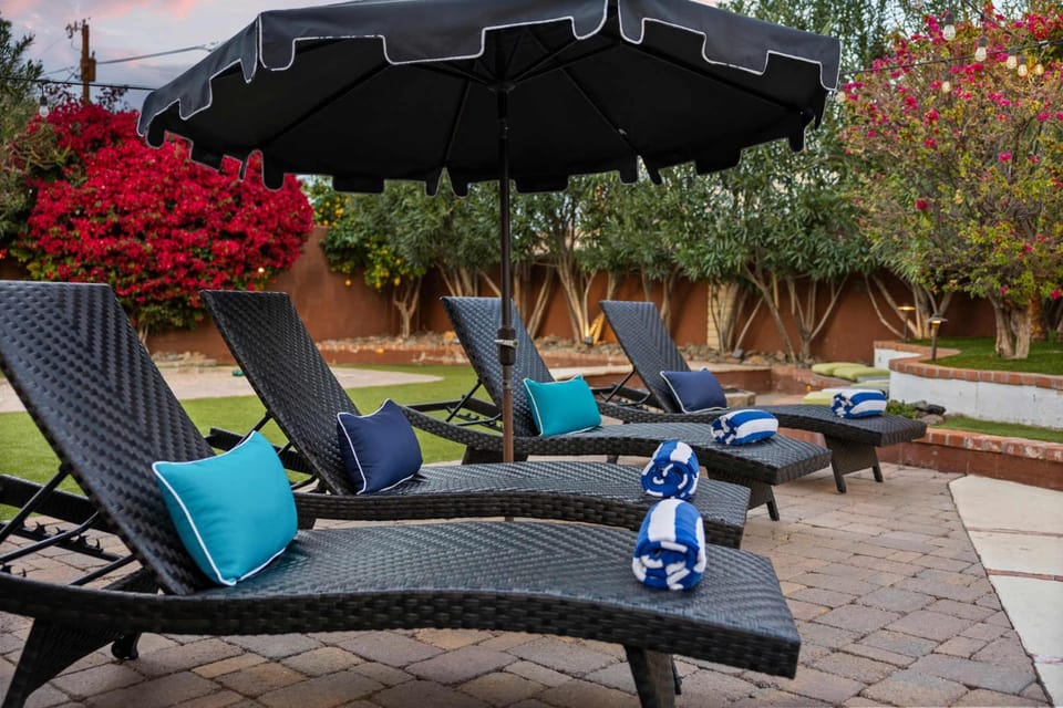 Desert Oasis - Epic Backyard Pool Bocce Firepit House in Phoenix