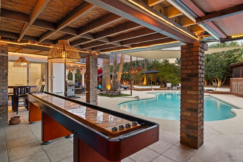 Desert Oasis - Epic Backyard Pool Bocce Firepit House in Phoenix
