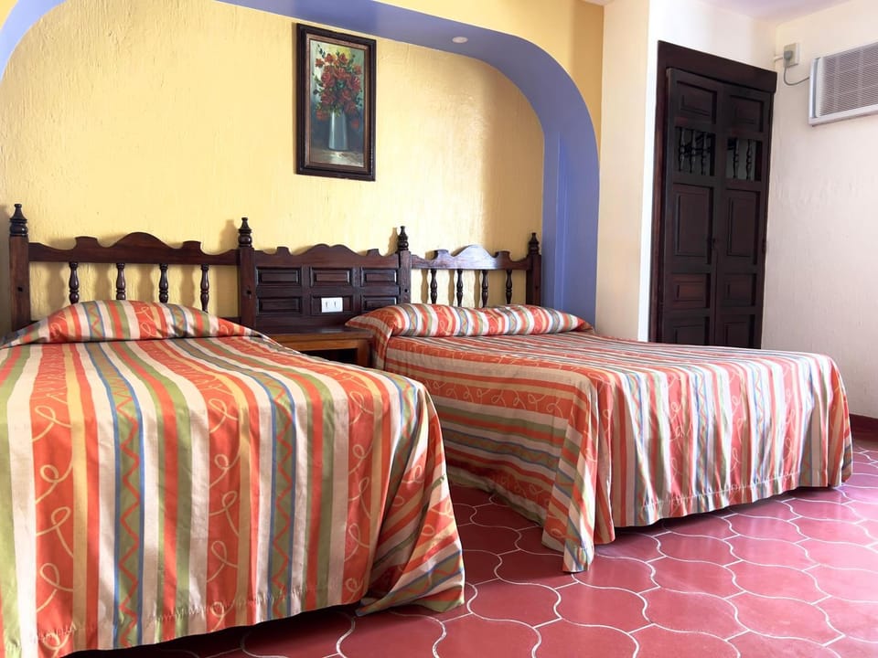 Bed, Photo of the whole room, Bedroom, air conditioner
