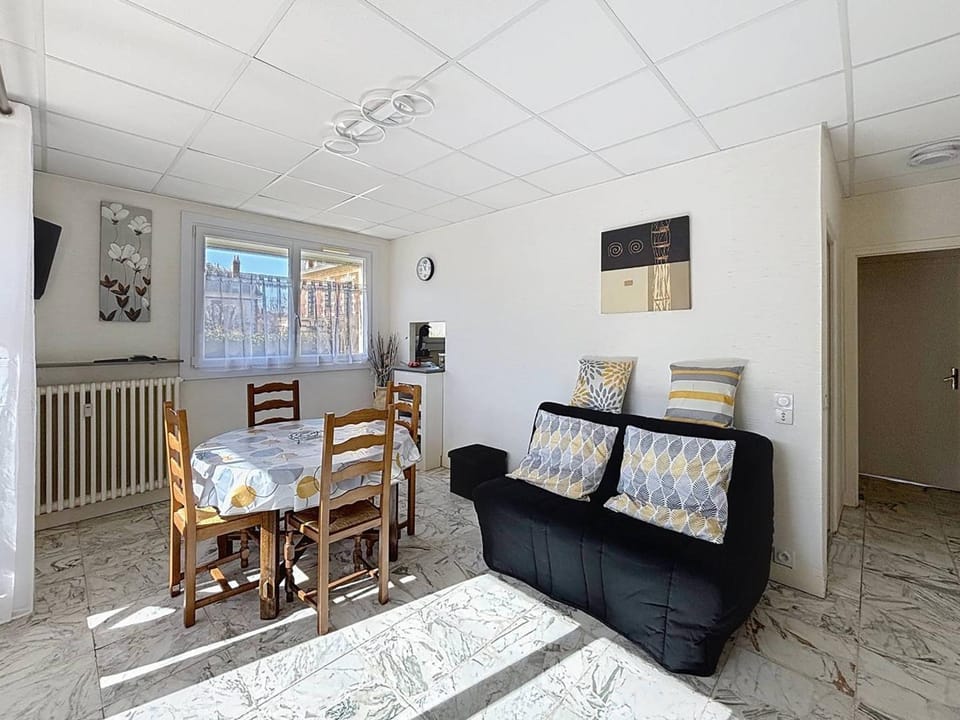 Confortable appartement proche du Port Guillaume pour 4 avec animaux admis - FR-1-465-125 Apartment in Cabourg