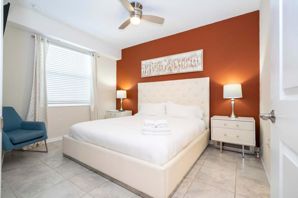 Gorgeous 2Bd Close to Disney at Storey Lake Resort House in Kissimmee