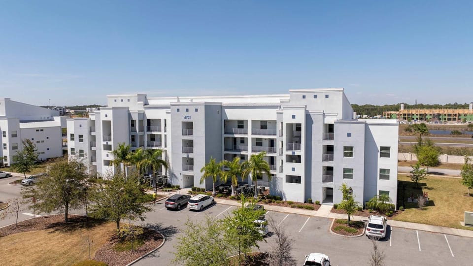 Family Condo 2Bd Close to Disney at Storey Lake Resort House in Kissimmee