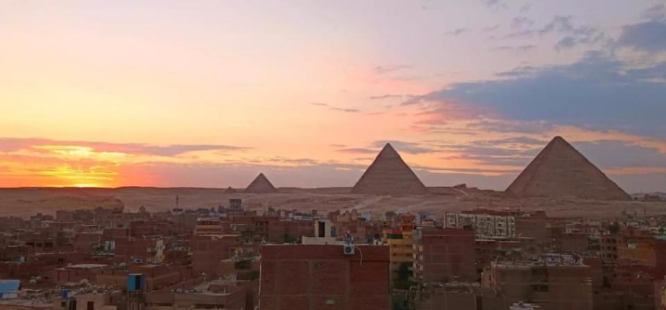 Pyramid view Apartment in Egypt