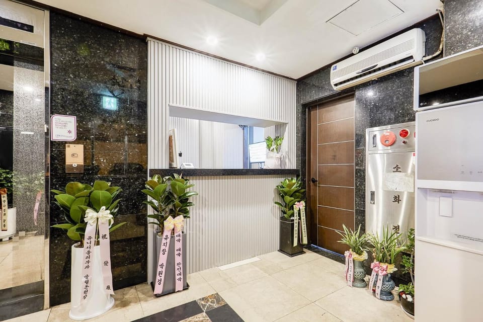 Property building, Lobby or reception